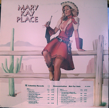 Illustration for article titled Saturday Night Live (Classic): "Mary Kay Place/Willie Nelson"